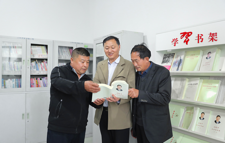 陳濤鎮(zhèn)鹽路村加強村部建設